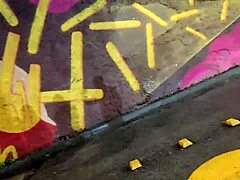 去快餐店狂吃麦当逼！