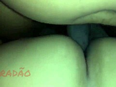 嘿，往这个妓女紧穴里射热精！