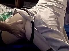 法国业余妹穿缎子内裤和紧身衣揉搓和深喉玩具