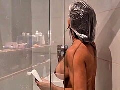 邻居浴室猛操拉丁熟女