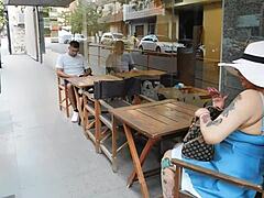 情绪化的妻子在自制弯腰高潮和吞精后接受肛交内射