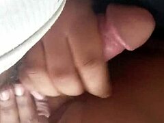 Ebony milf gives a good neck sucking session
