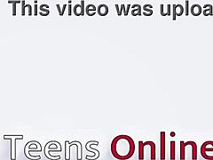 金发英国女学生独奏自慰