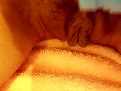 I love licking that curvy mature ass with talcum powder! 😋