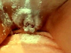 I love licking that curvy mature ass with talcum powder! 😋