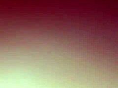 She Knows How to Scream with Rich Passion