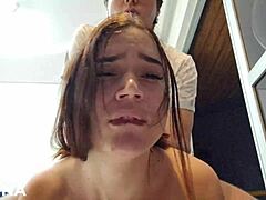 女友大声呻吟，大屁股张开接受肛交内射！