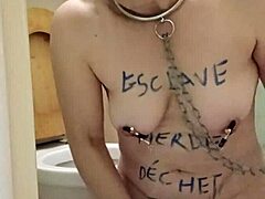 Esclave F, you lick the WC now?