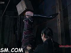 Inflicting subtle pleasure on a babe's slit during the contest