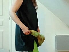 2025 03 17 esclave f strip tease st patrick