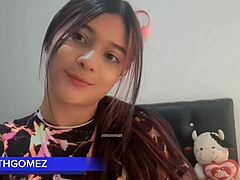 大学后操成熟大屁股老师棕发大奶，浴室保姆暴露真实家庭。