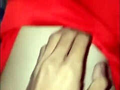 印尼Bokep：瘦棕发女友狂野口交，几乎呕吐！😲