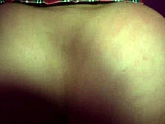 饥渴的脱衣舞娘Sherrie Moon用分叉舌头挑逗鸡巴！