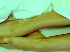 这个18+饥渴骚妹穿暴露骚逼装湿透了！😏🔥