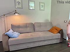 大肚子的家伙，你能承受我的深喉吸鸡巴吗？