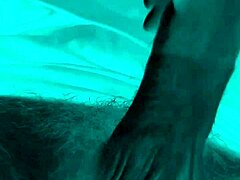 嘿，你相信他在酒店骗我给他口交吗？