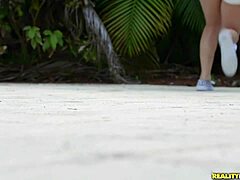 Anya POV吃屌颜射超兴奋