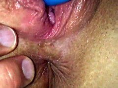 业余女人享受POV用振动器