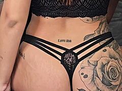 Ana Miller巴西红发大奶肥臀在老板鸡巴上猛喷😍