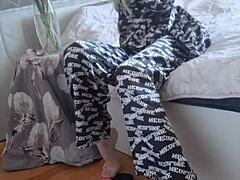 Elza kom indulging in nylon tights fetish with financial domination and panty sniffing