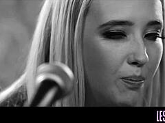 Cute Teen Eats Out Girlfriend In Intense Tribbing Session