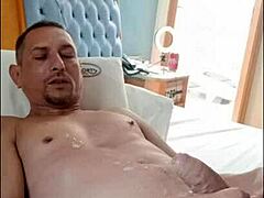 Wow, mature gay tattooed brazilian gives amazing handjob bareback!