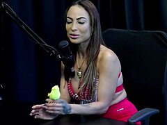 Belinha Baracho 在透明红色采访中分享最喜欢的食物和幻想