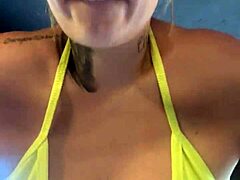 非洲业余大奶妹科帕卡巴纳健身房训练向海滩人群秀湿屄