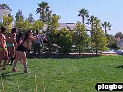 胖胖的荡妇夫妻加入其他人群交乐趣