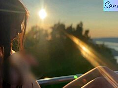 匈牙利拉丁黑发妹公共天堂玩奶头