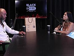 被钱惊喜和Will Mastro海滩狂干录像