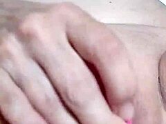 i love watching the piss flow from her hole, it's so intense and squirting.