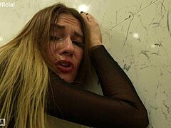 Fucked muscular milf girlfriend with big tits pussy cumshot moaning in bath before she left