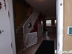 Mia Scarlett fucks the delivery guy 😏