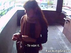 Rina楼梯上不害羞猛操