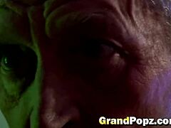 金发18+辣妹反向骑乘老屌狂摇😍