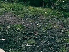 户外跟陌生人狗爬式狂干大屁股！