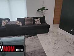 My girlfriend's threesome initiation with me and stepmommy 😈