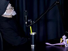 I can't believe Flor de Damiana wants to fuck two men after kissing a celebrity