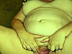 FOOT FETISH CUMMING ON PUSSY!!