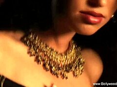 Seduction and happiness in erotic india, making it differently 😊