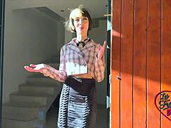 Oney纹身师发誓喜欢内衣肛交