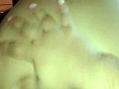 Esta perrita le gusta sentarse en la verga!