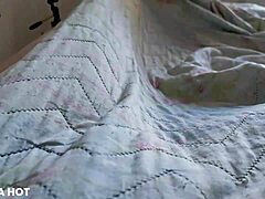 acordei com tesao na buceta e toquei ate gozar