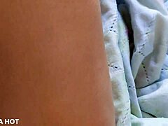 acordei com tesao na buceta e toquei ate gozar