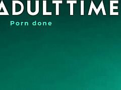 妈妈女孩：兴奋的熟女Serene Siren用玩具玩弄继女Kimmy Kimm