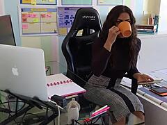 Working Babe Enjoys Homemade Doggystyle Fuck