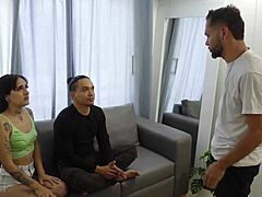 No Tenemos Como Pagar La Renta Mi Esposa Se Ofrece Su Cuerpo Mientras Yo Los Veo