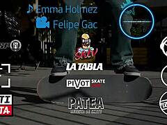 公共隔离区年轻骚妹弯腰猛操