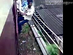 公共隔离区年轻骚妹弯腰猛操